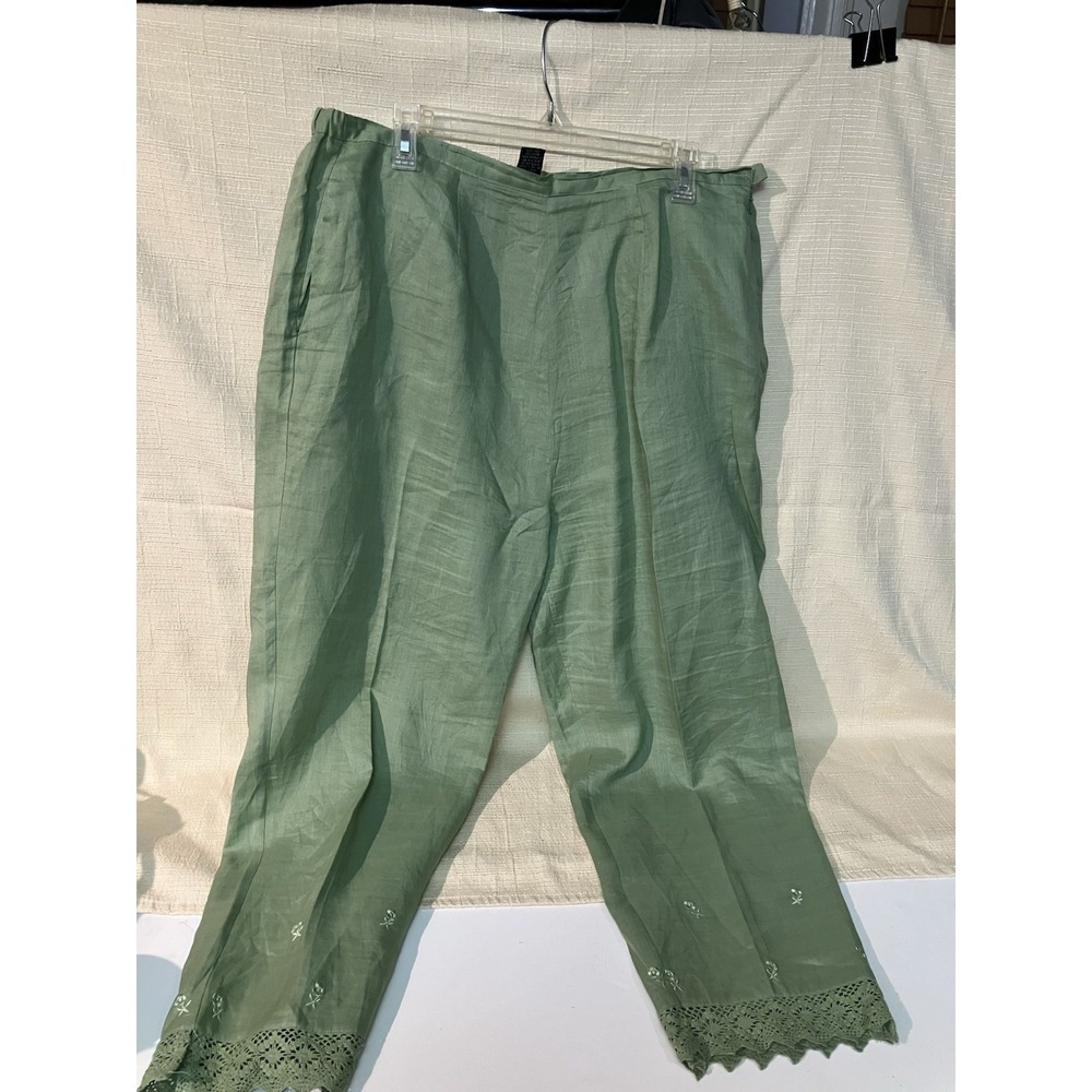 Robert Louis Spring Green Linen Capri Pants With Floral Designs